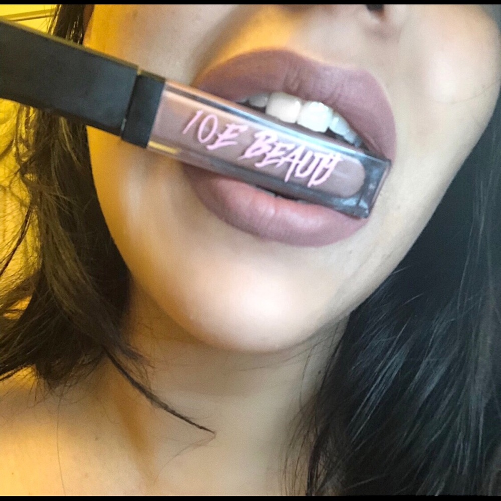 NWT Matte Liquid Matte Nude Natural Long Lasting